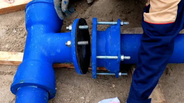 Flange adapter installation